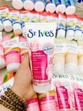  Sữa rửa mặt tẩy da chết St. Ives Gentle Smoothing Rosewater and Aloe Vera Facial Scrub 6Oz 170g 