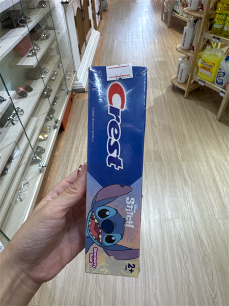 Kem đánh răng cho bé Crest Kids' Disney Stitch Strawberry Rush Toothpaste 4.2Oz 119g 