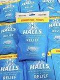  Kẹo ngậm ho Halls Cough & Throat Relief Mountain Menthol Flavor 70 viên 