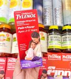  Siro hỗ trợ giảm đau hạ sốt cho bé Children's Tylenol Pain + Fever Relief Cold Medicine Grape 4Oz 120ml 
