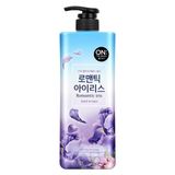 NK - Sữa tắm làm sạch, dưỡng ẩm hương hoa diên vĩ On The Body Romantic Iris 875ml 