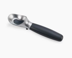 Muôi múc kem Joseph Joseph 20226 Elevate có nút nhả và giá đỡ 21cm màu xám