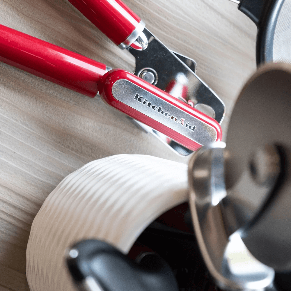 Dụng cụ mở nắp hộp đa năng KitchenAid Coreline KAG199 nhiều màu