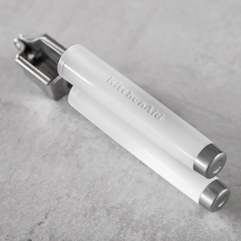 Dụng cụ kẹp tỏi Classic Garlic Press KitchenAid KCG132 nhiều màu