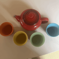 Bộ ấm chén cầu vồng 5 món Le Creuset