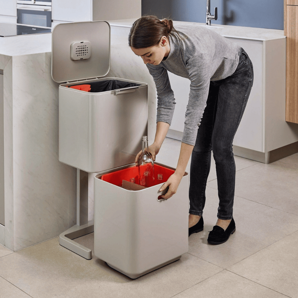 Thùng rác phân loại và khử mùi 3 ngăn Joseph Joseph Totem 40L/60L