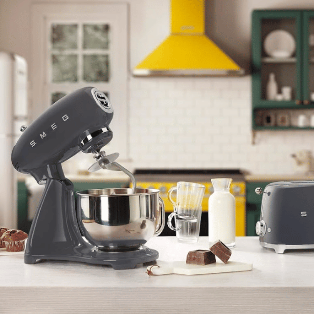 Máy trộn bột SMEG SMF03 nhiều màu