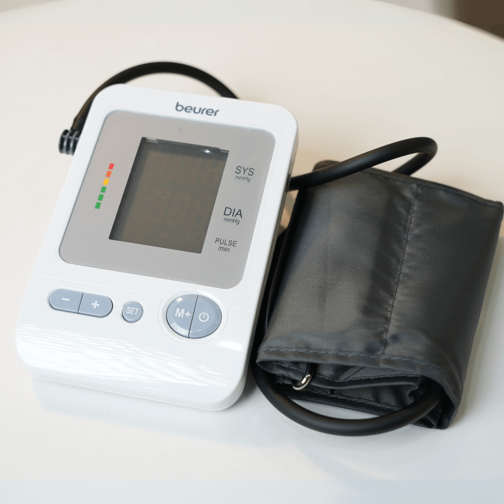 Máy đo huyết áp bắp tay BEURER BM26 màu trắng