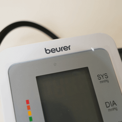 Máy đo huyết áp bắp tay BEURER BM26 màu trắng