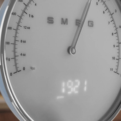 Cân nhà bếp đồng hồ số và điện tử SMEG KSF01