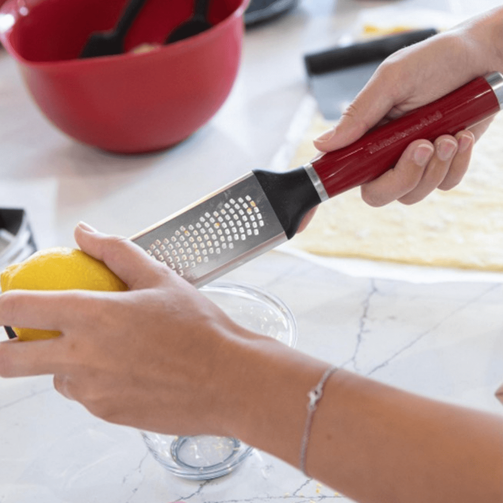 Dụng cụ bào KitchenAid Coreline KAG321 nhiều màu