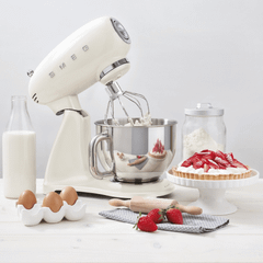 Máy trộn bột SMEG SMF03 nhiều màu