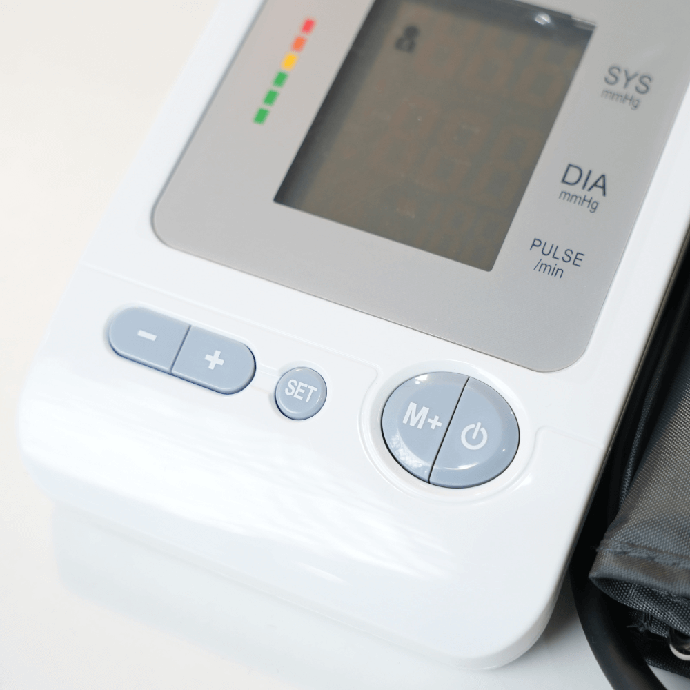 Máy đo huyết áp bắp tay BEURER BM26 màu trắng