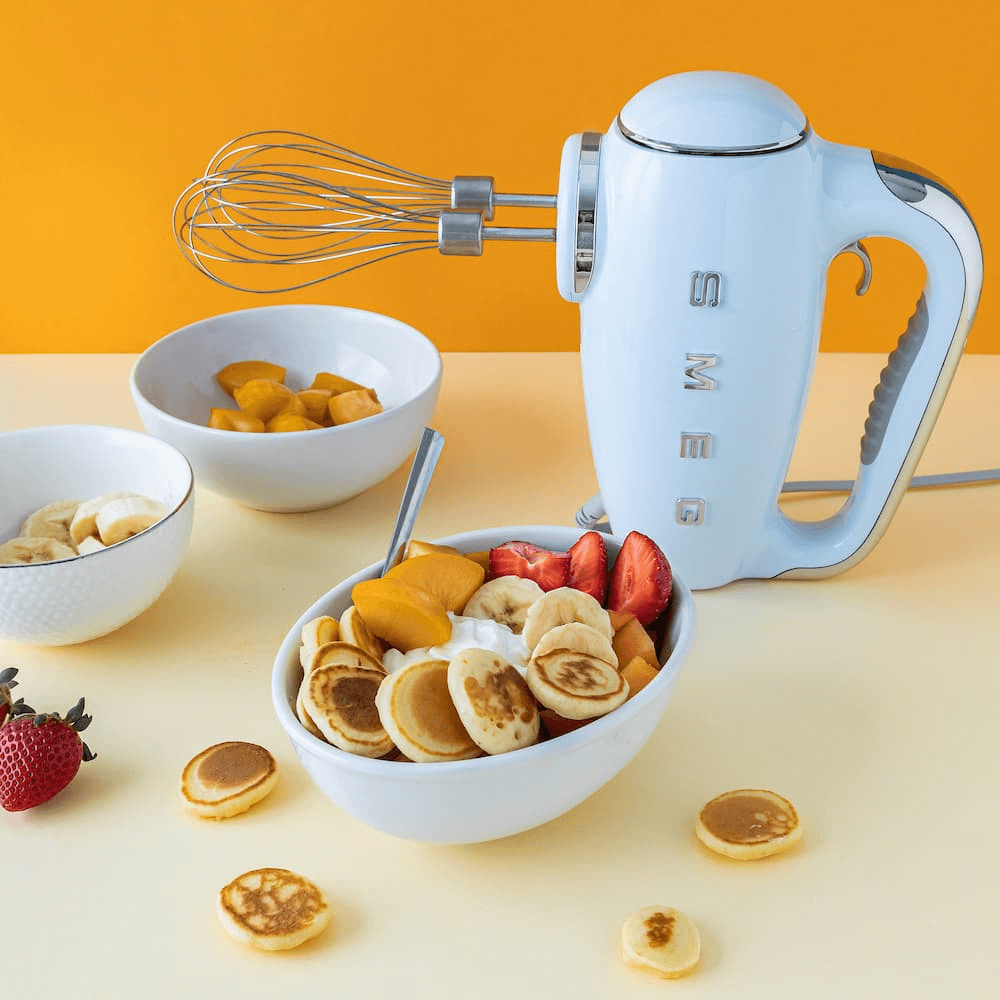 Máy đánh trứng SMEG HMF01 nhiều màu