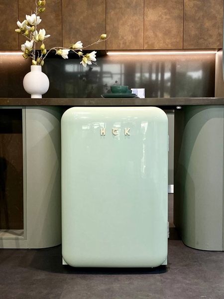 Tủ lạnh HCK 107L màu xanh mint có ngăn đông (ngăn lạnh 92L, ngăn đông 15L)