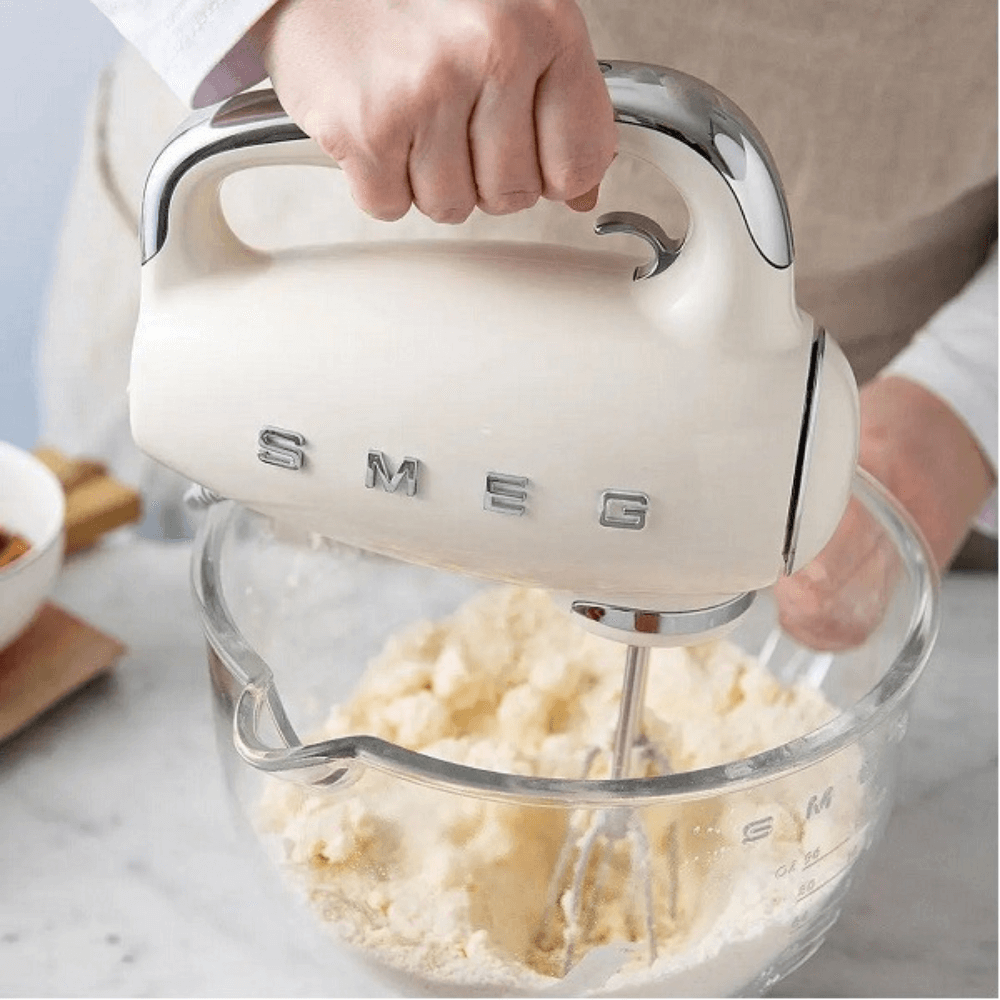 Máy đánh trứng SMEG HMF01 nhiều màu