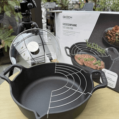 Chảo gang mỏ quạ nắp kính kèm vỉ ráo dầu GKÖCH 24cm Cip 21A