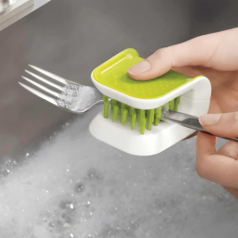 Bàn chải vệ sinh dao chuyên dụng Joseph Joseph BladeBrush (Green) 85105