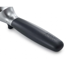 Muôi múc kem Joseph Joseph 20226 Elevate có nút nhả và giá đỡ 21cm màu xám