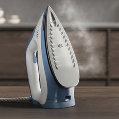 Bàn là hơi nước AEG ST512DB 2400W màu xanh