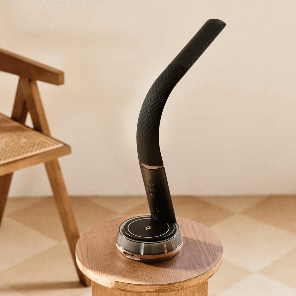 Đèn học cảm ứng tích hợp sạc không dây WILIT B22D màu đen