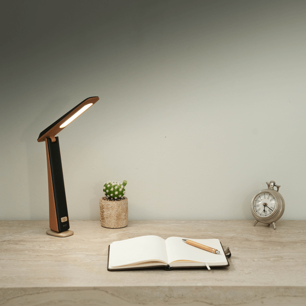 Đèn bàn làm việc cao cấp Wilit U30 VilaWood màu nâu