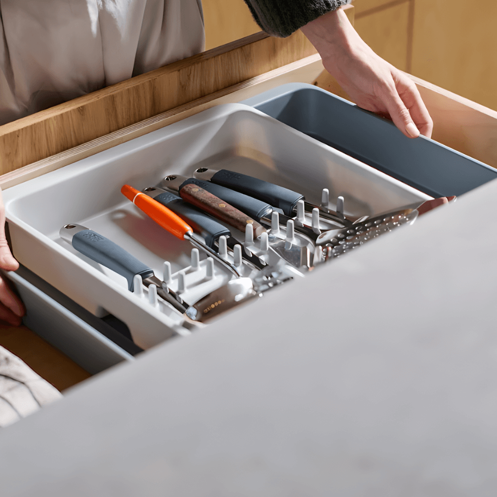Khay đựng dụng cụ nhà bếp nới rộng Joseph Joseph 8500017