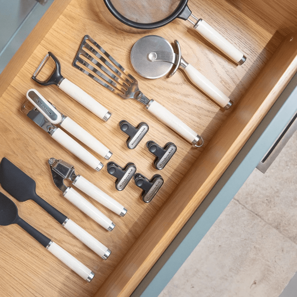 Dụng cụ mở nắp hộp đa năng KitchenAid Coreline KAG199 nhiều màu