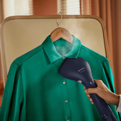 Bàn là hơi nước cầm tay Philips Series 7000 STH7020/28 màu xanh