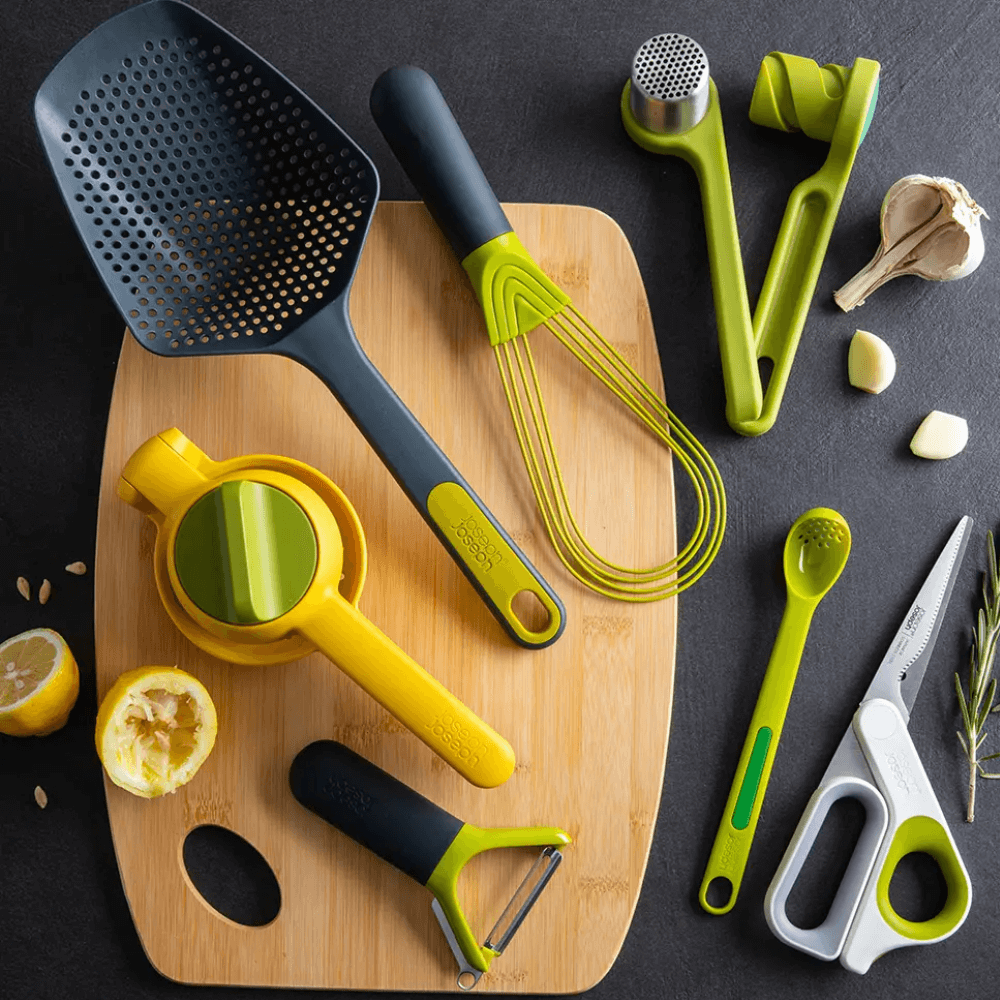 Vá ráo dầu lớn Joseph Joseph Scoop Plus Large