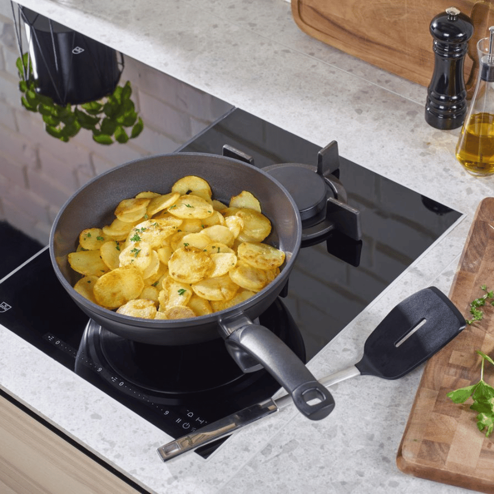 Chảo chống dính Fissler Ceratal Comfort màu đen 24/28 cm