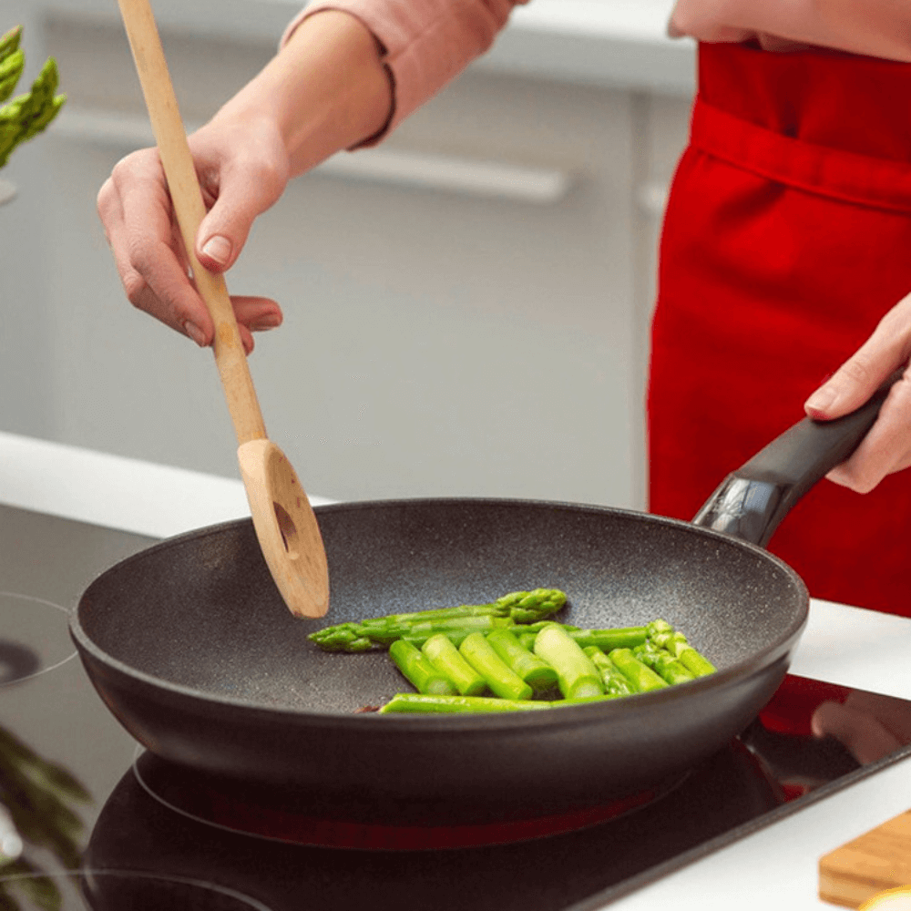 Chảo Fissler Adamant Classic 28cm kèm xẻng made in Germany (màu đen)
