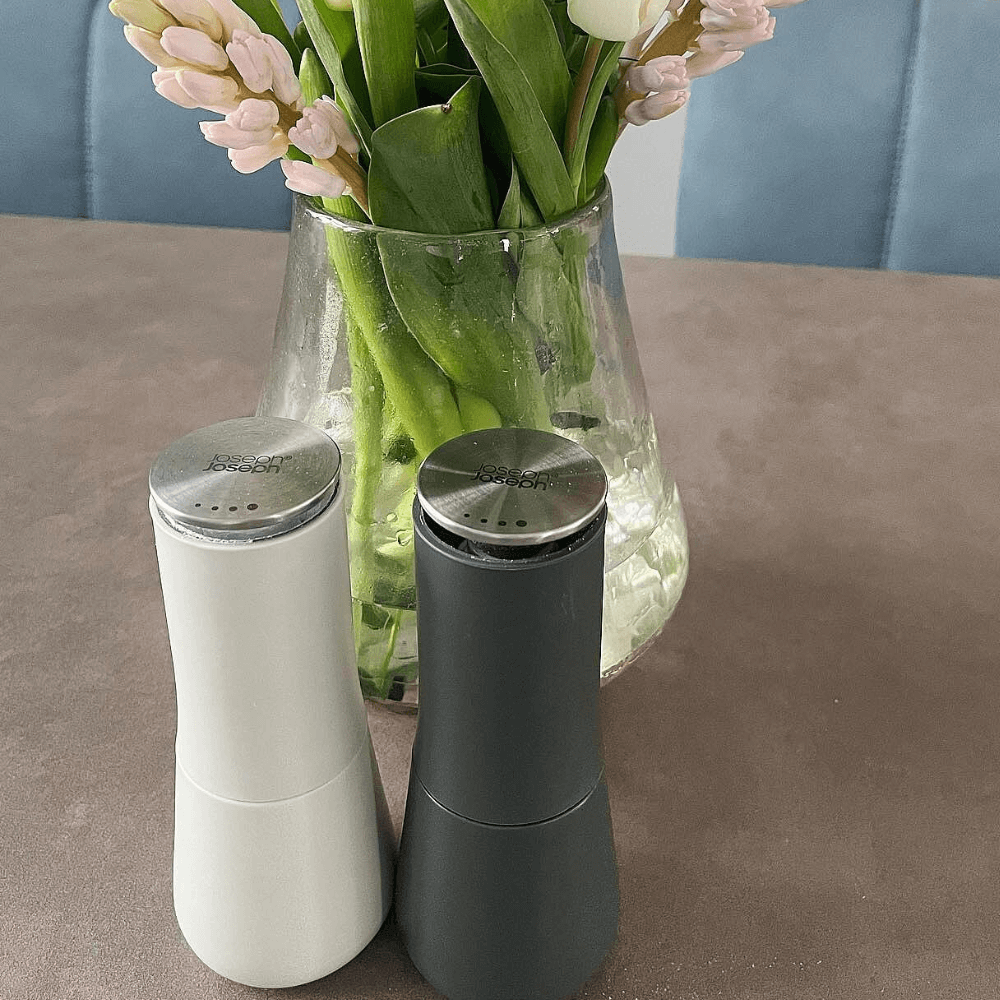 Bộ 2 lọ xay tiêu & xay muối Joseph Joseph Milltop nhiều màu