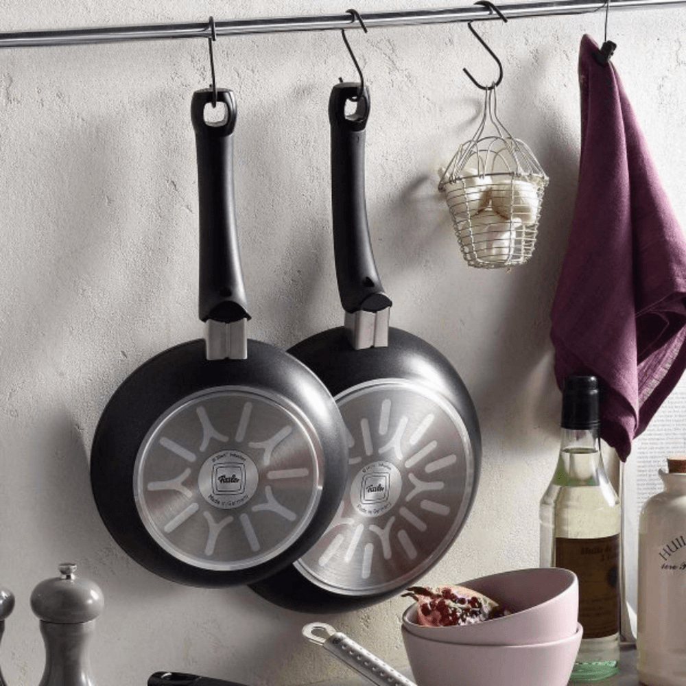 Chảo Fissler Adamant Classic 28cm kèm xẻng made in Germany (màu đen)
