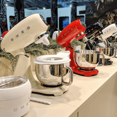 Máy trộn bột SMEG SMF03 nhiều màu