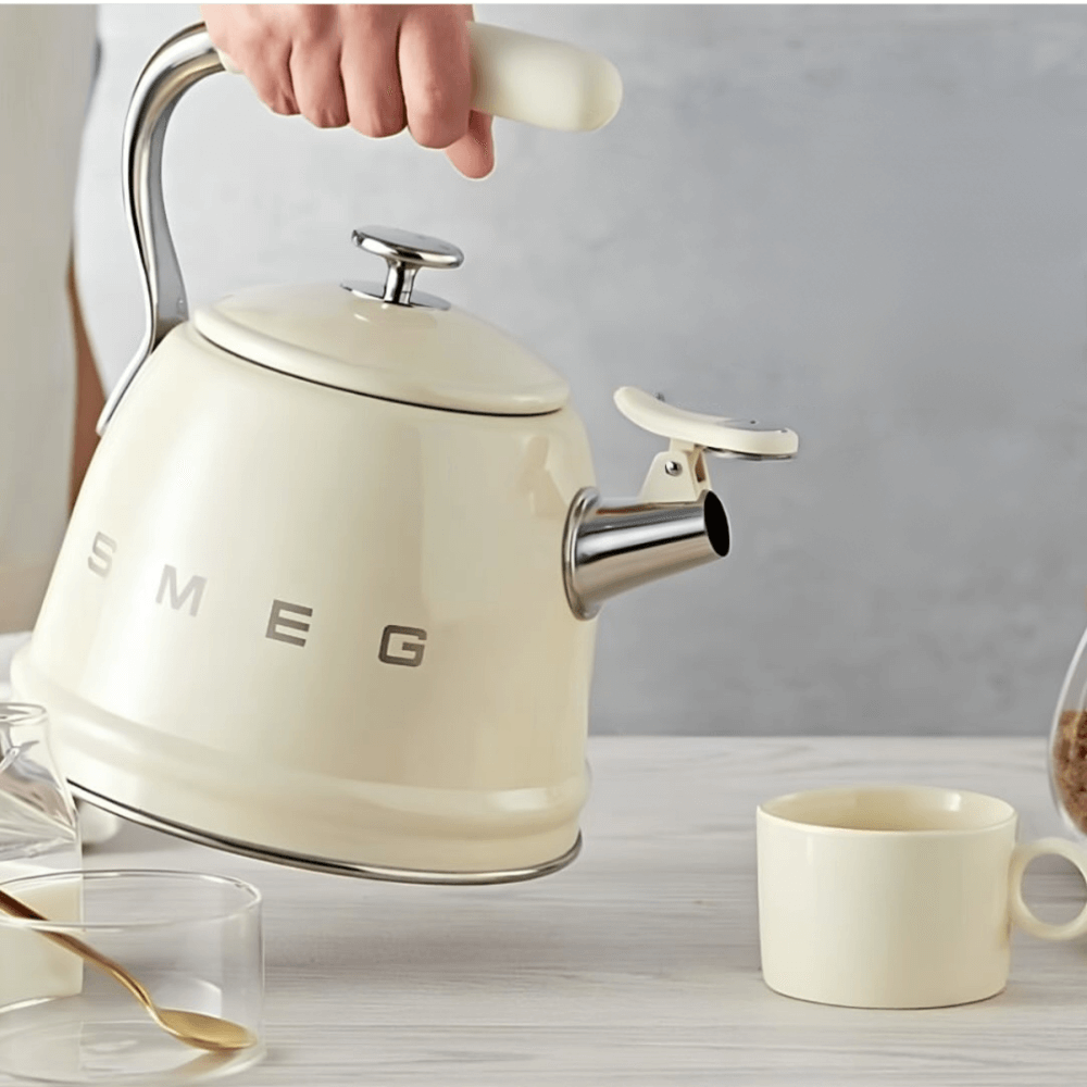 Ấm đun từ thổi sáo SMEG CKLW2001