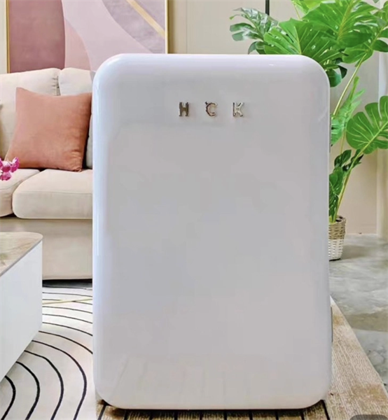 Tủ lạnh HCK 107L màu trắng có ngăn đông (ngăn lạnh 92L, ngăn đông 15L)