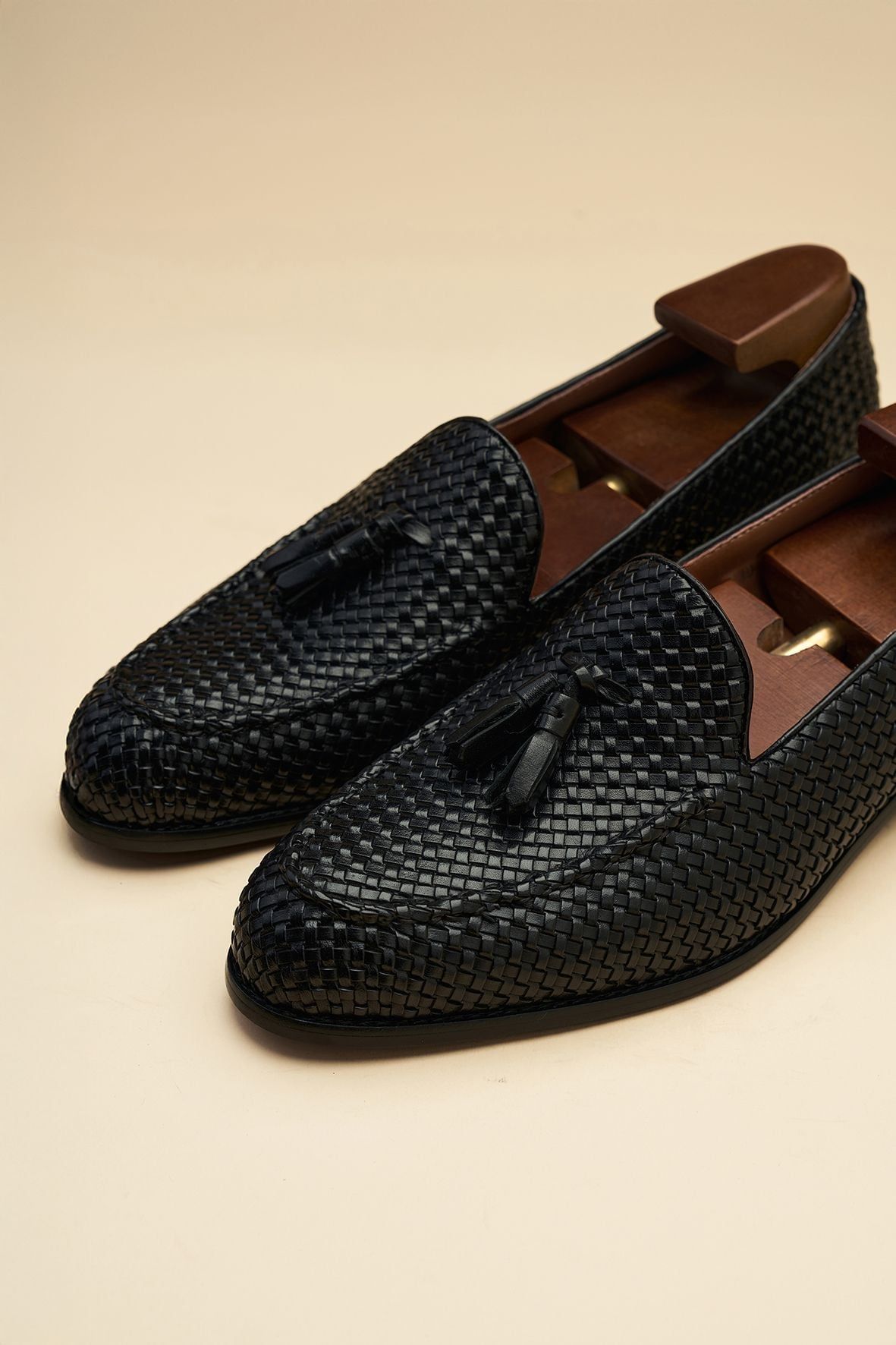 GIÀY LƯỜI LOAFER ĐEN / ĐAN CHUÔNG - GTX003D