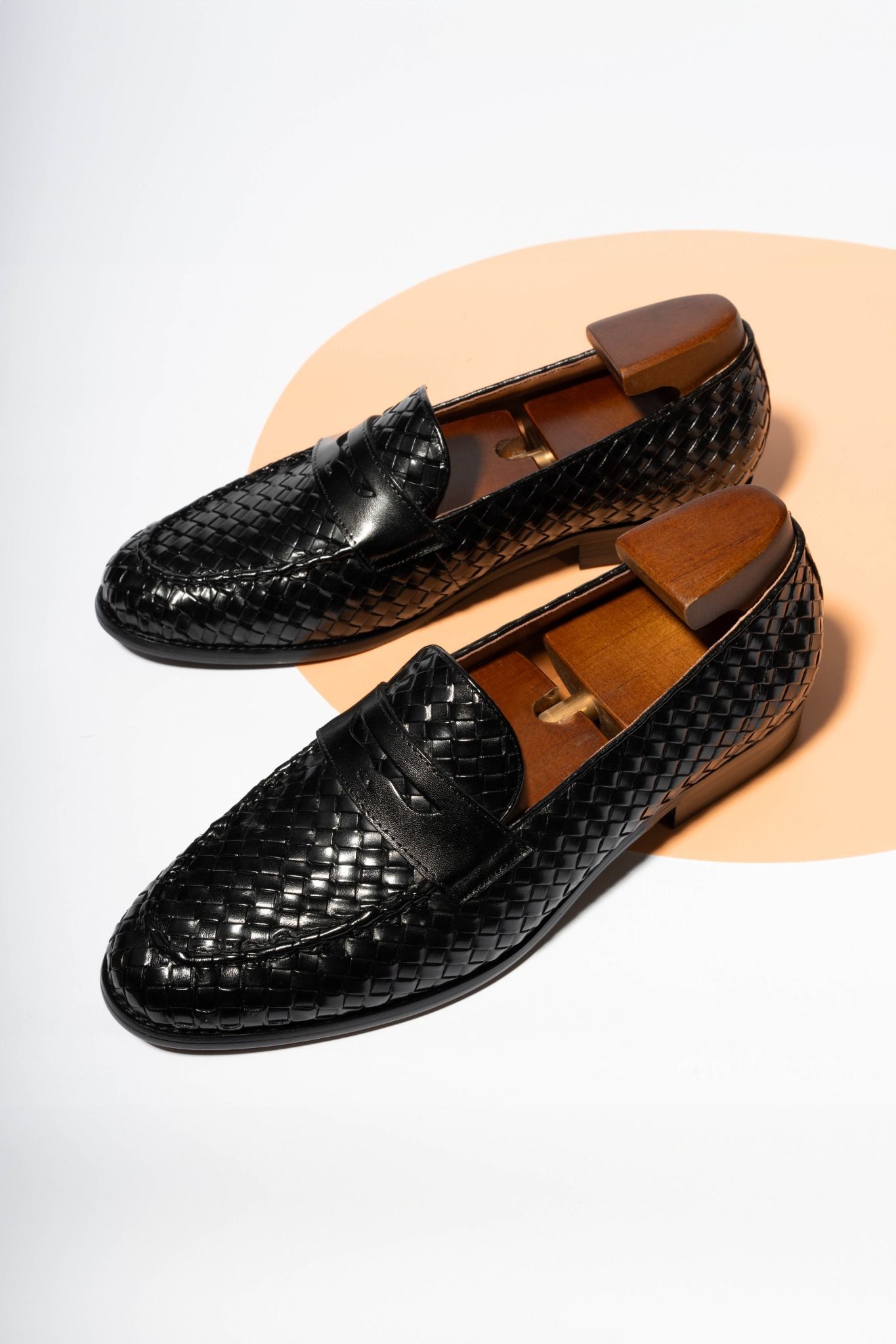 GIÀY LƯỜI LOAFER ĐEN, HỌA TIẾT ĐAN - GTX020D