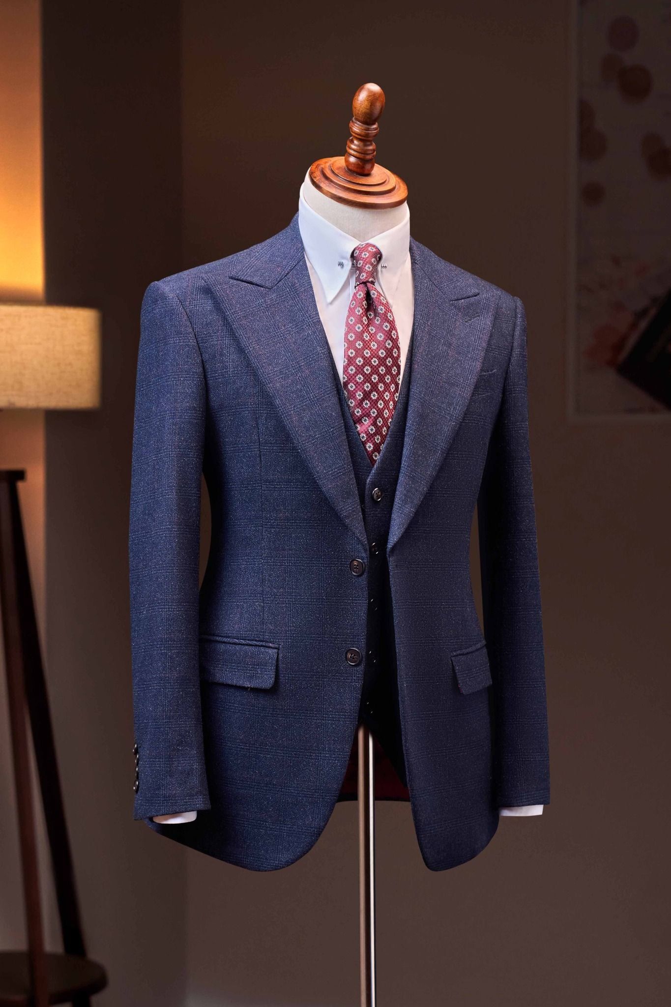 ÁO VEST XANH TÍM THAN / KẺ ĐỎ CHÌM - AV349