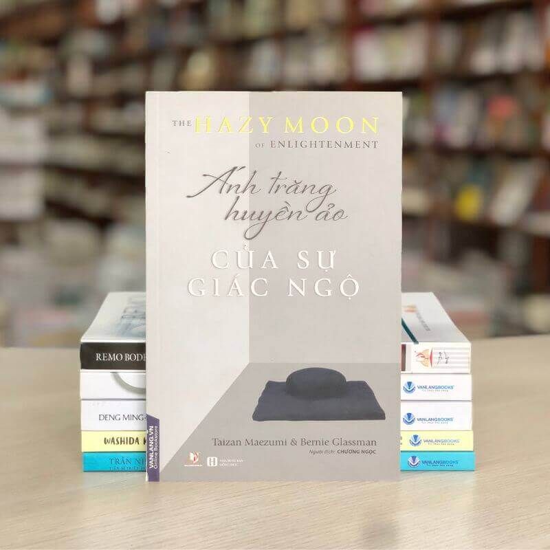 Ánh Trăng Huyền Ảo Của Sự Giác Ngộ - Vanlangbooks