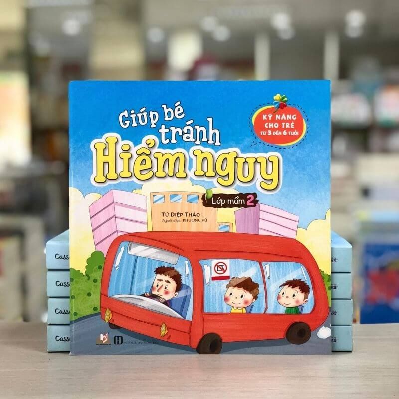 Giúp Bé Tránh Hiểm Nguy - Lớp Mầm 2 - Vanlangbooks