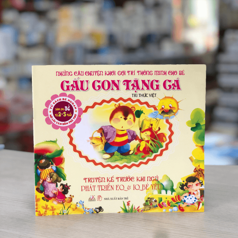 Truyện Kể Trước Giờ Đi Ngủ - Gấu Con Tặng Cá - Vanlangbooks