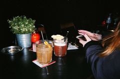 AgfaPhoto Agfa LeBox 400 - Máy ảnh film dùng 1 lần có flash