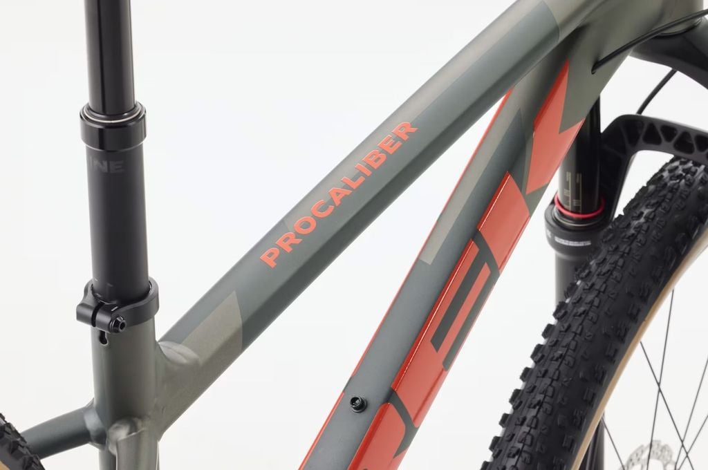 TREK PROCALIBER 8 - 2026