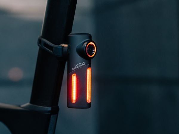 Đèn sau xe đạp camera Seemee DV