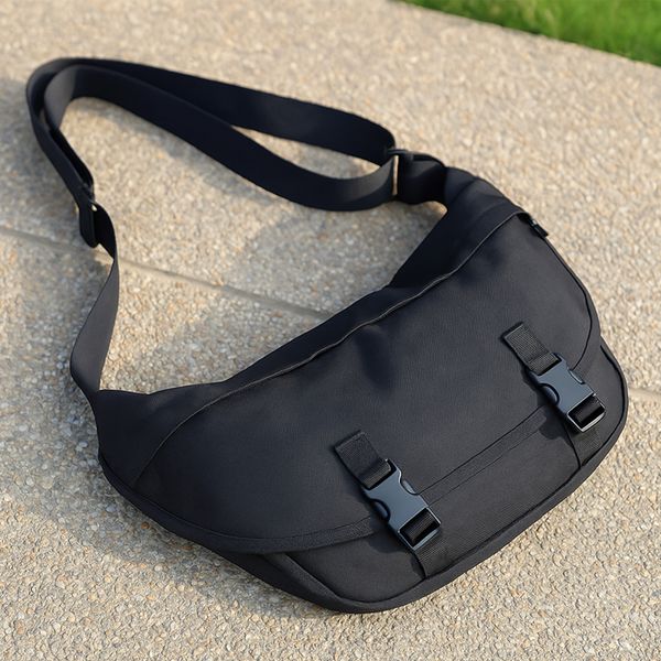 Túi đeo chéo nam CN2301 – Gọn gàng, hiện đại, tiện dụng mỗi ngày