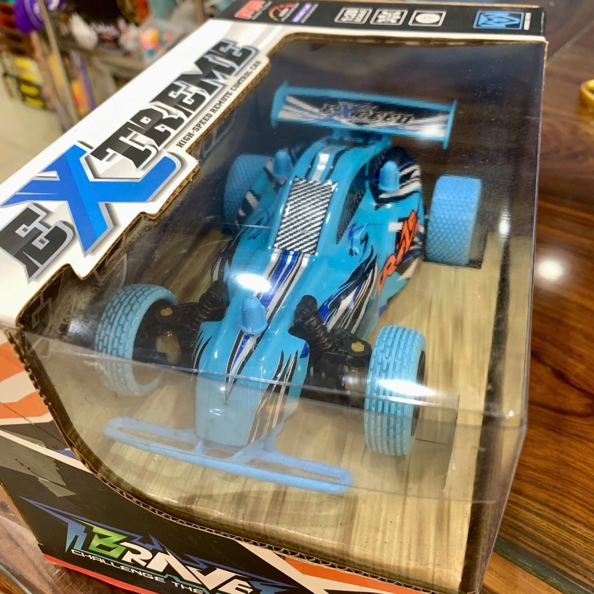  Xe ô tô địa hình điều khiển từ xa Extreme – mô hình tỉ lệ 1:20, 3ages+, No. 828 