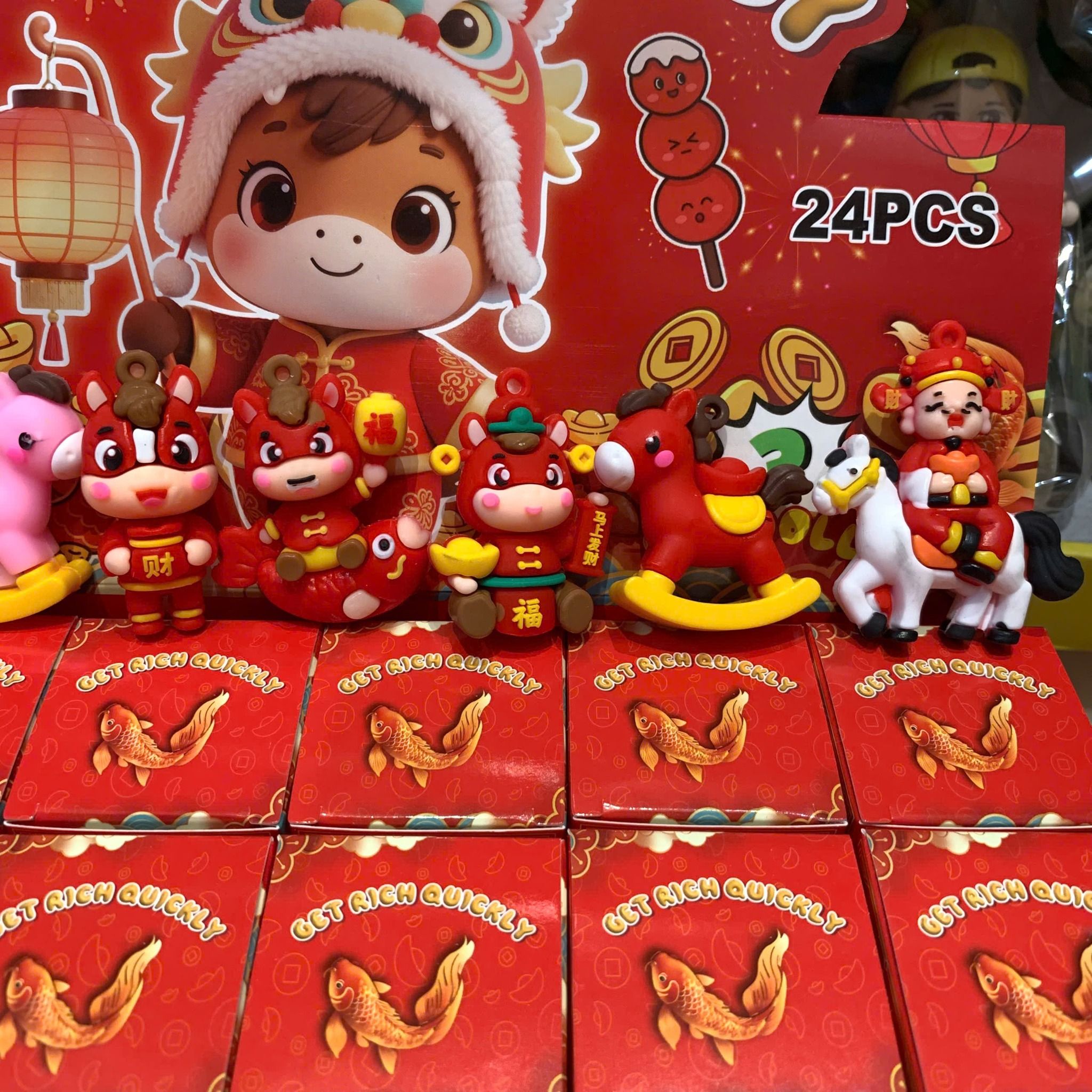  ( CÓ TRÙNG MẪU, GIAO NGẪU NHIÊN ) Set 24 móc khóa nhân vật hoạt hình : Kuromi, BabyCry, BB3, Noel, Ngựa Thần Tài 