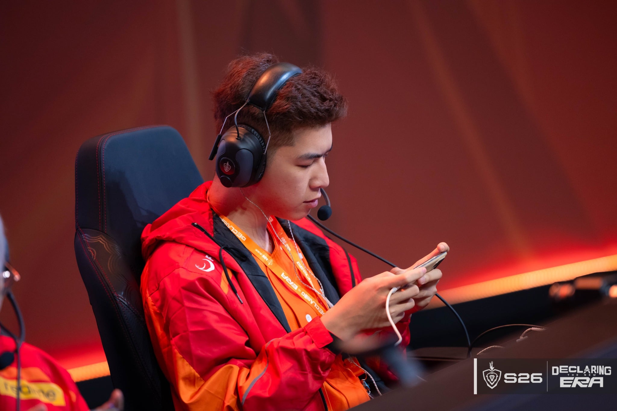 Áo khoác dù Team Flash 2026